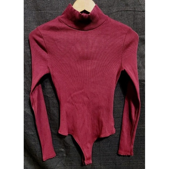 Lulus Tops - Lulus Red Burgundy Turtle Neck Ribbed Long Sleeve Bodysuit Women's Sz M OnePiece